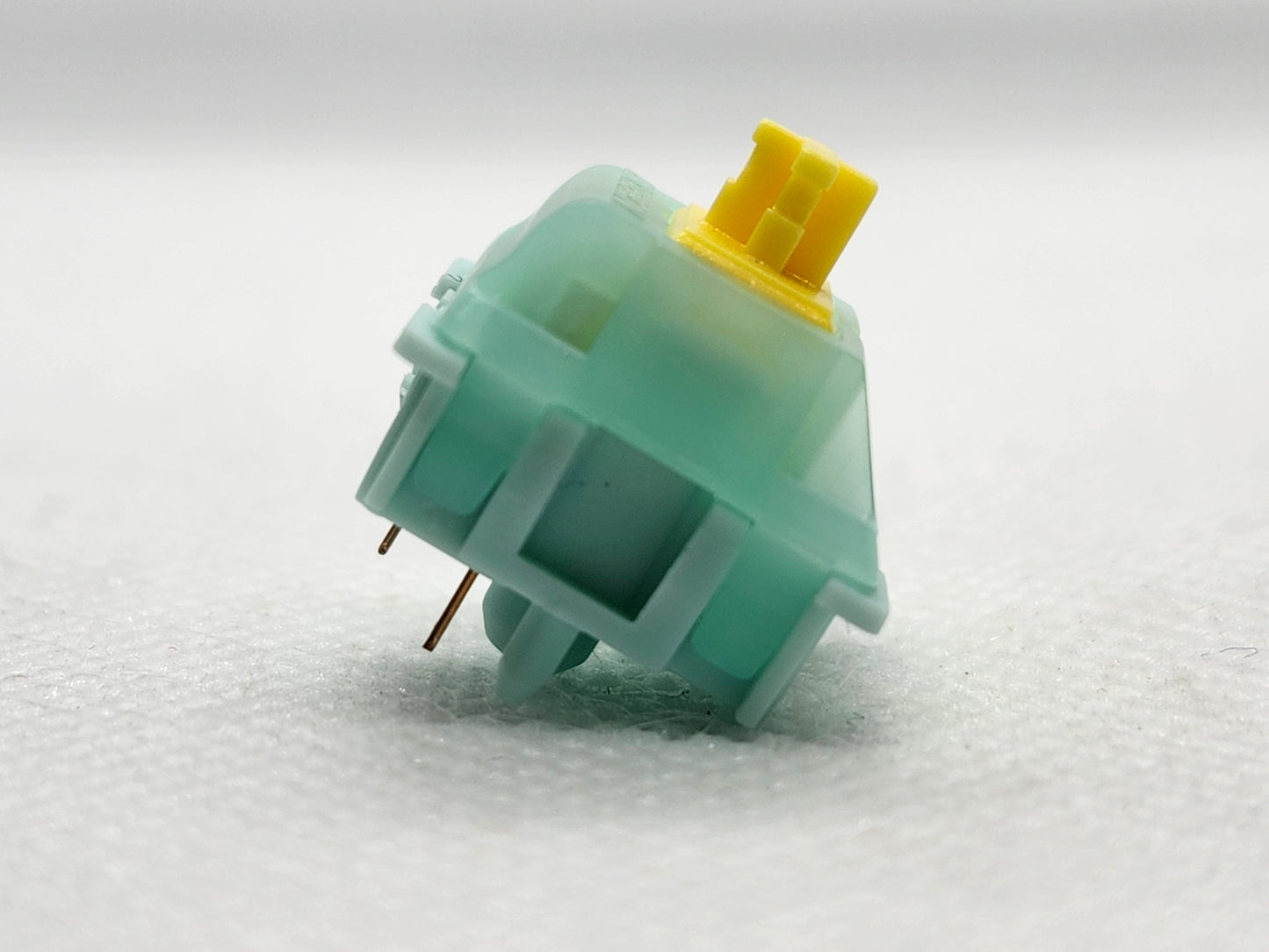 Gateron x Kutethy Goldenrod Yellow Pro