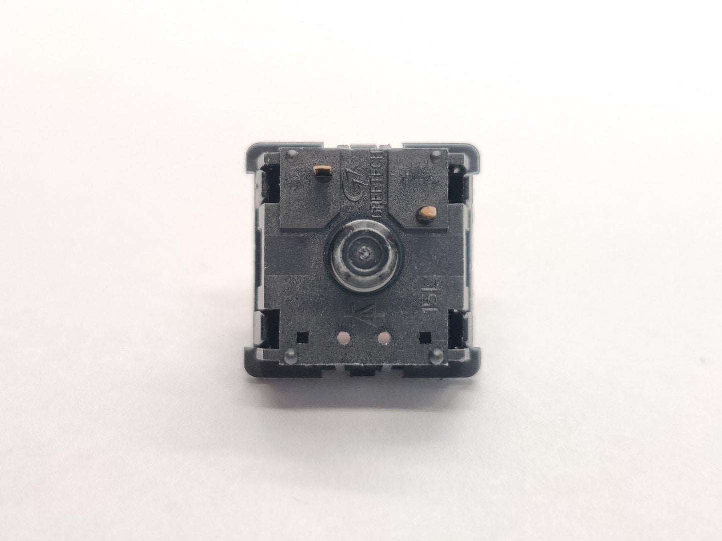 Greetech Red - Black Housing - Through Hole - 3 pin