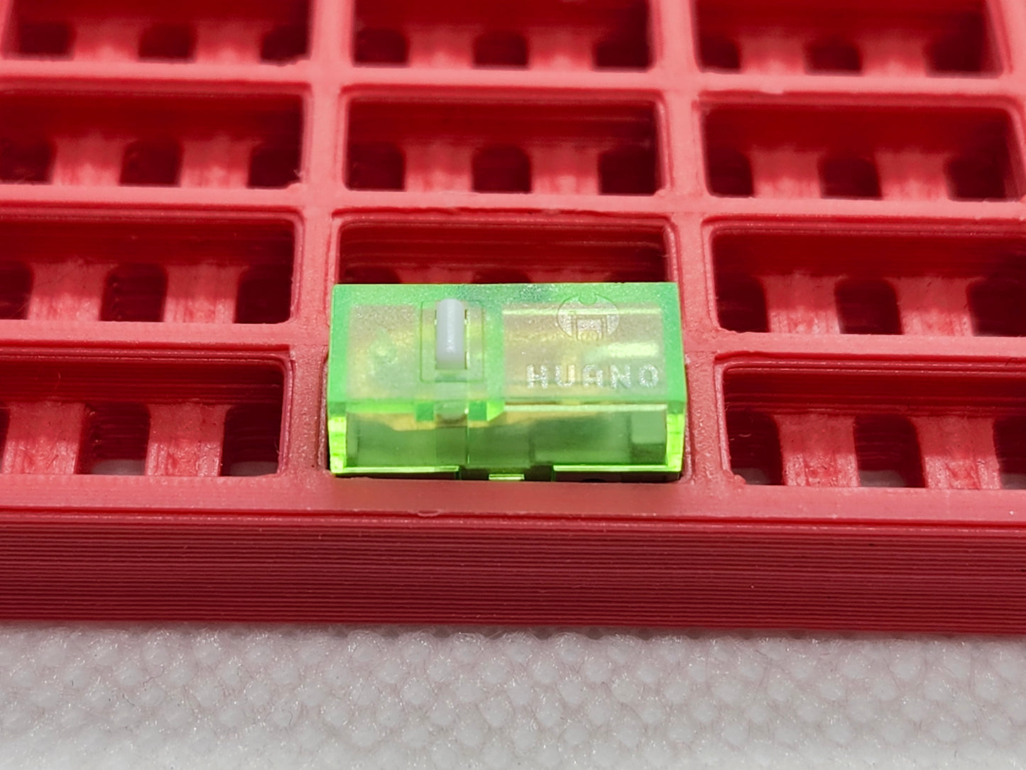 Huano White Spot Green