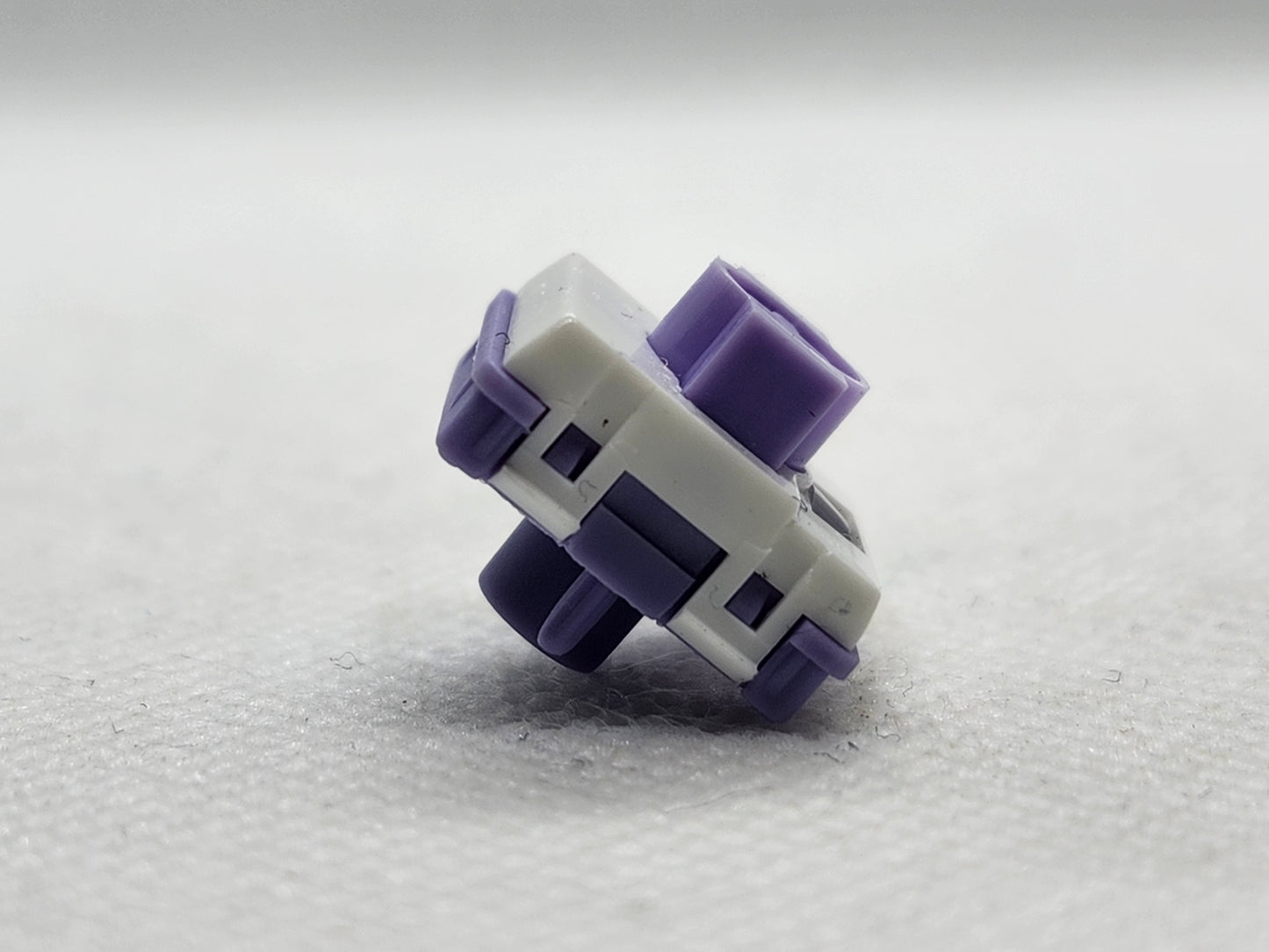 Co-Gain Purple and White Magnetic Low Profile